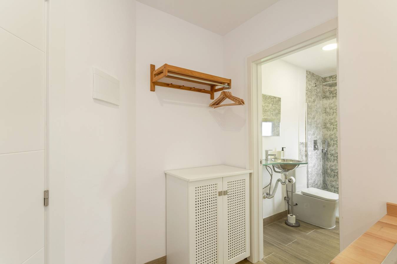 Apartment 3 5